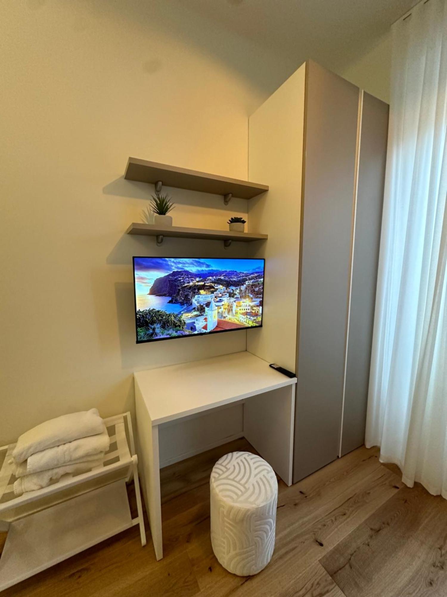 Apartment Private With Wi-fi Center Demetra Mailand